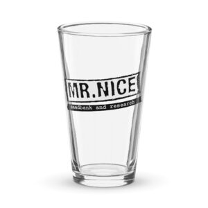 Shaker pint glass